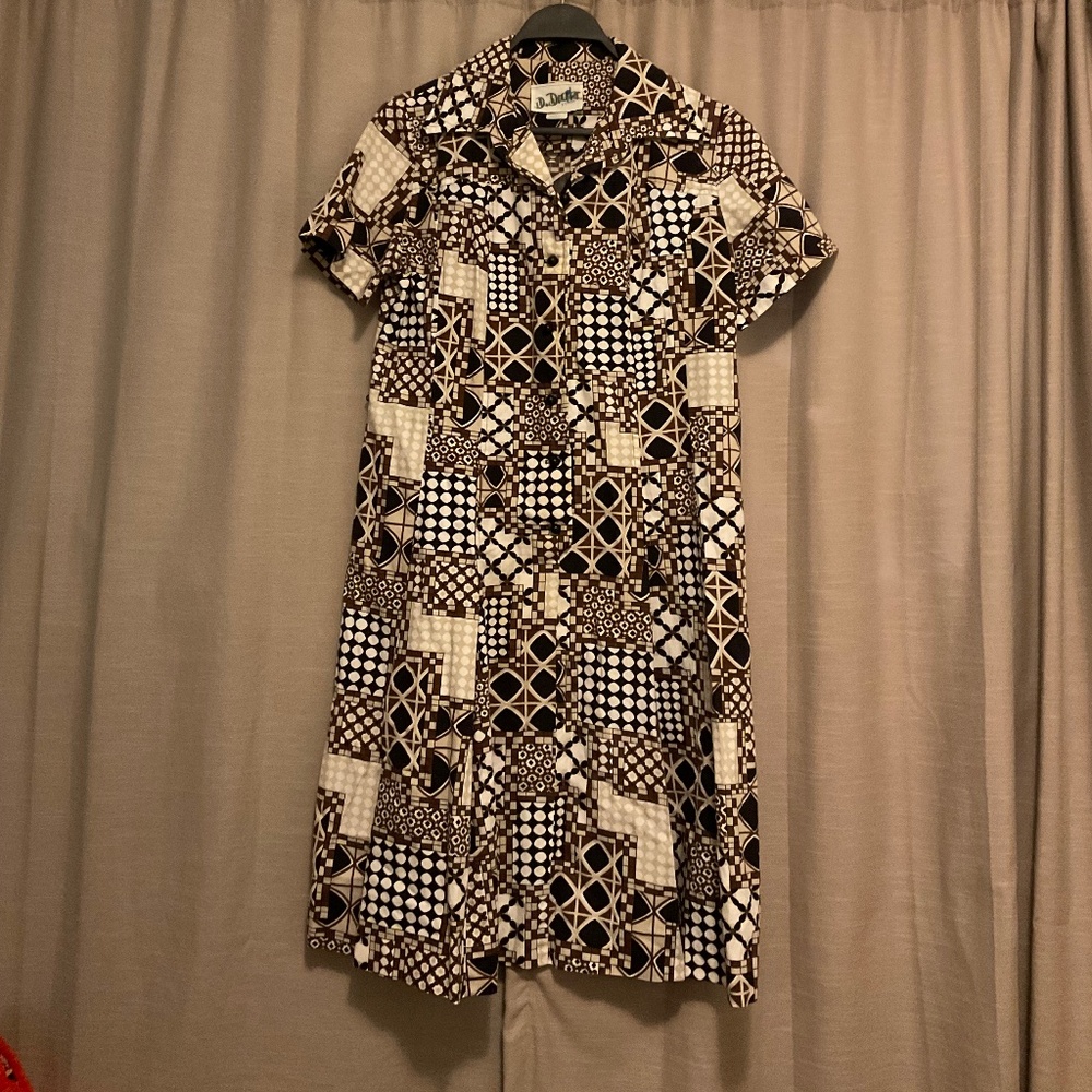 Groovy 1970’s retro pattern midi dress